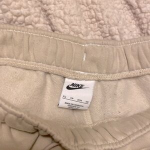 Nike woman’s joggers size xs